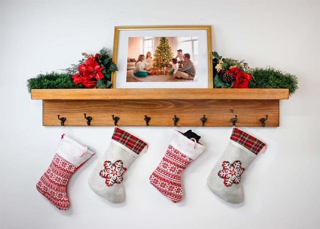 Christmas Mantel Decor Without a Fireplace