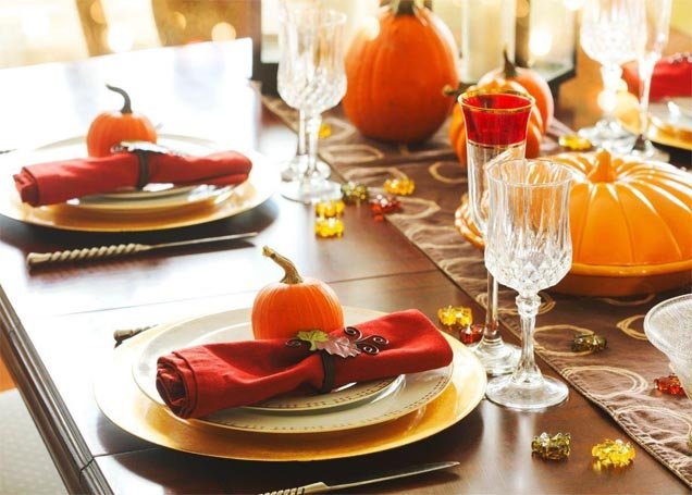 Create a Traditional Orange and Gold Thanksgiving Table