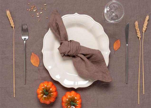 How to Set the Thanksgiving Dinner Table Properly